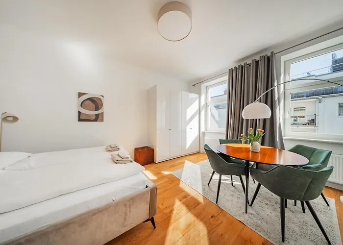 Sonnige Altbauwohnung Nahe Wien Hauptbahnhof